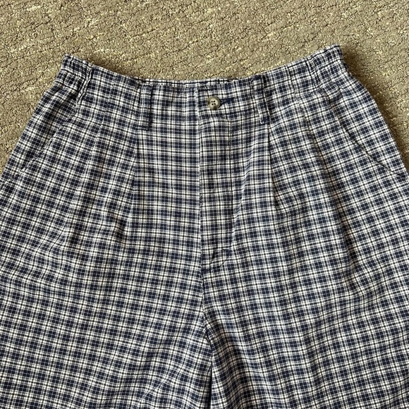 Vintage Lee High Waisted Plaid Mom Shorts Size Medium - Picture 2 of 7